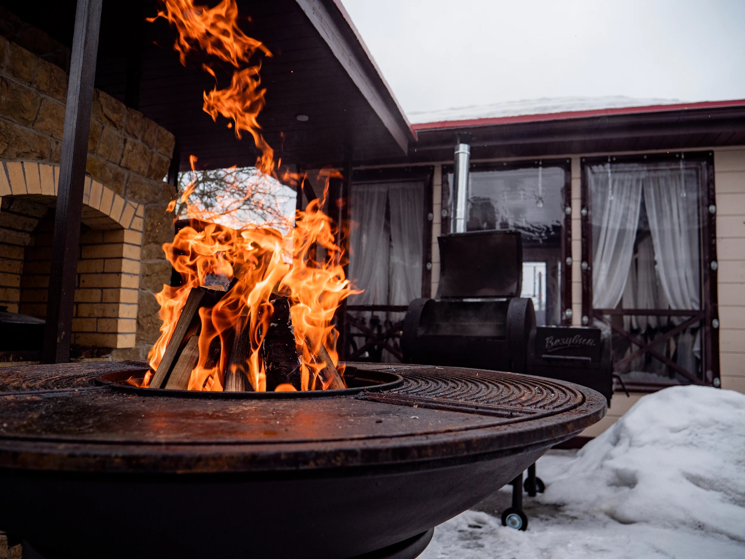 Чугунный Fantastic Grill Везувий Ø 1000 Престиж (чаша+подставка престиж+плита Gurman Ø1000+крышка) 