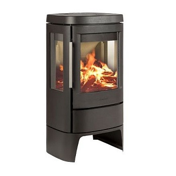Печь HWAM 4510c на низком подиуме 
